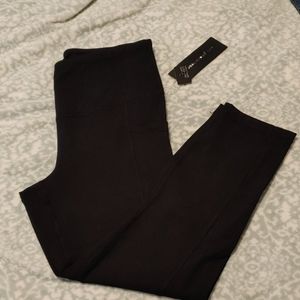 NWT Yogalicious Lux High Rise Capri Leggings